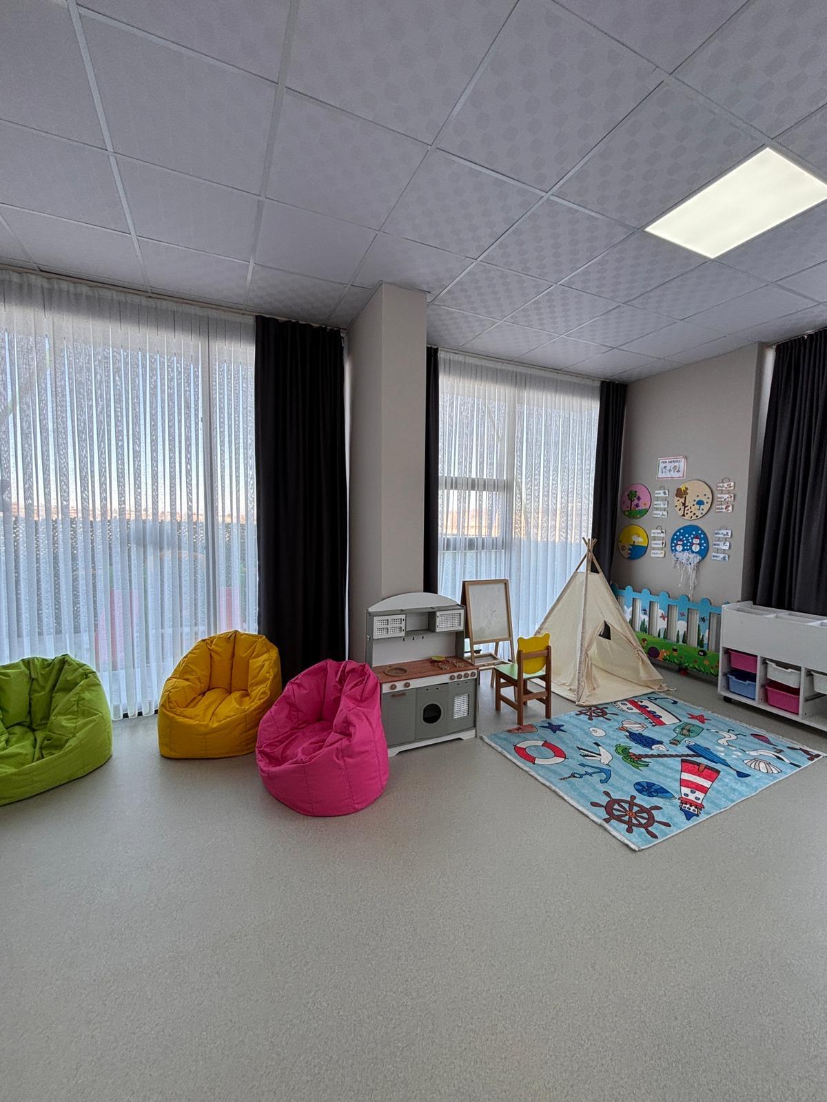 Rengarenk puflarla dolu rahat alan